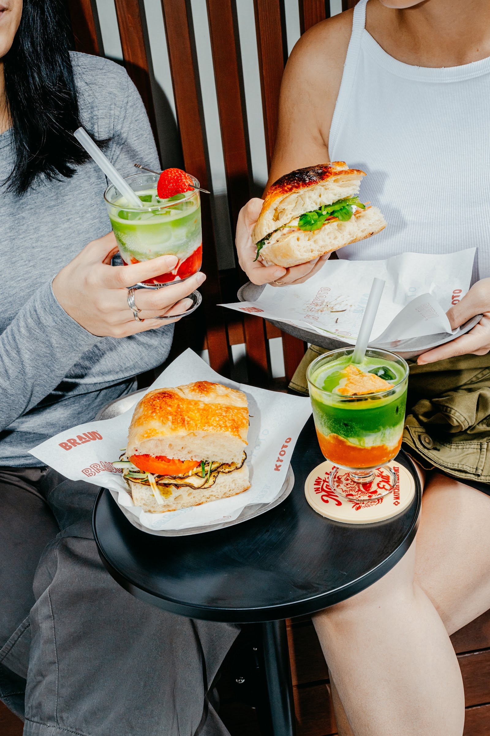 Focaccia sandwiches dan minuman matcha di BRAUD Pocket Kyoto