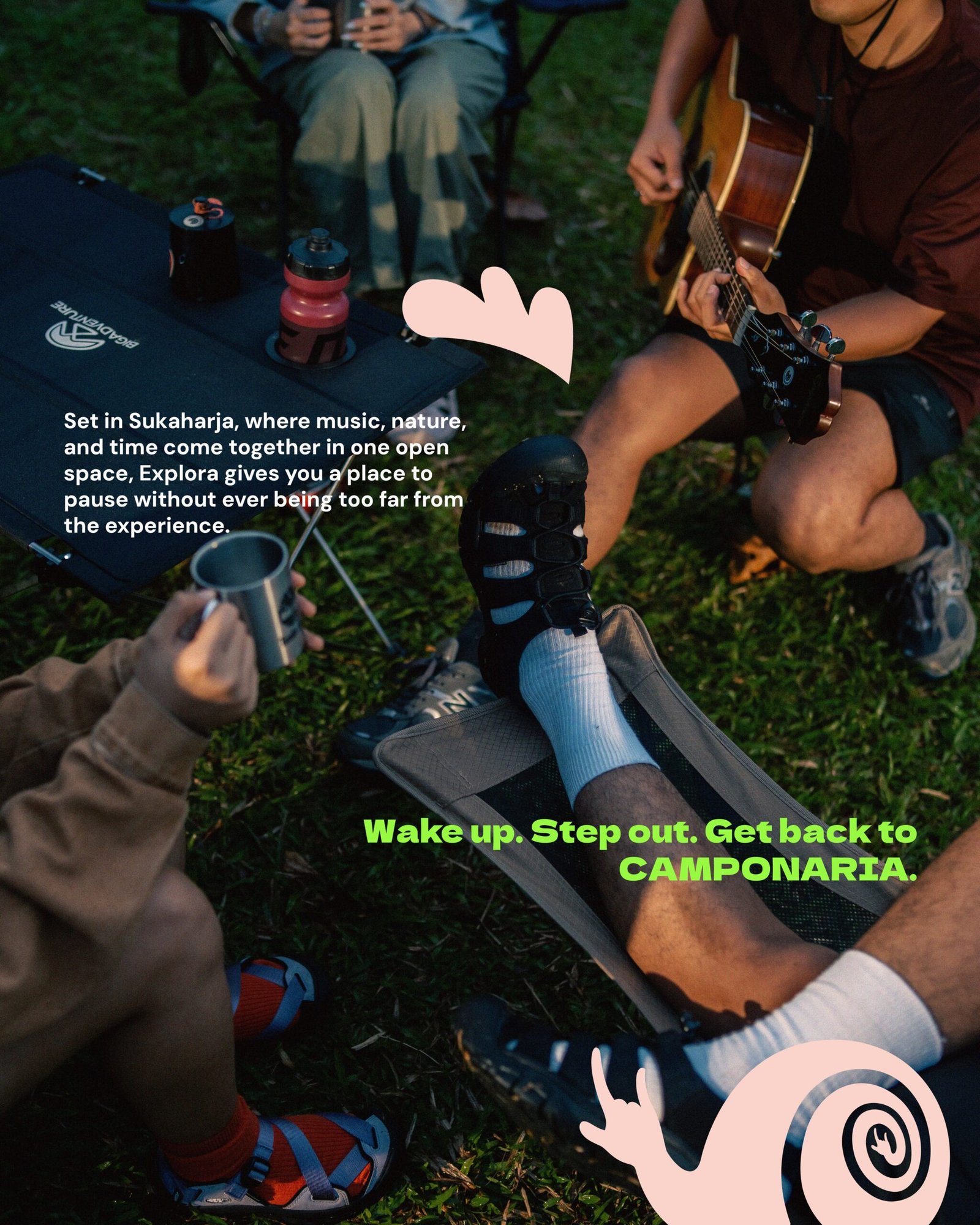 Visual resmi Camponaria: bersantai dan bermain gitar di area outdoor