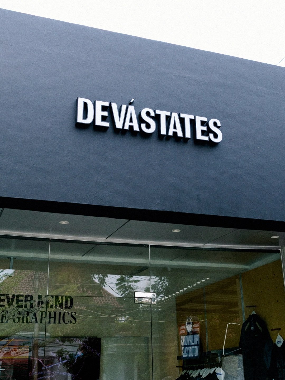 Signage offline store Deva States 022 di Bandung